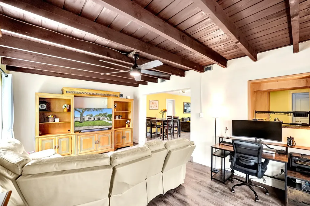 1341 N 30th Road Hollywood FL 33021