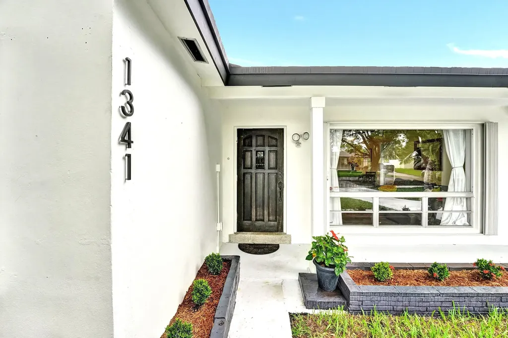 1341 N 30th Road Hollywood FL 33021