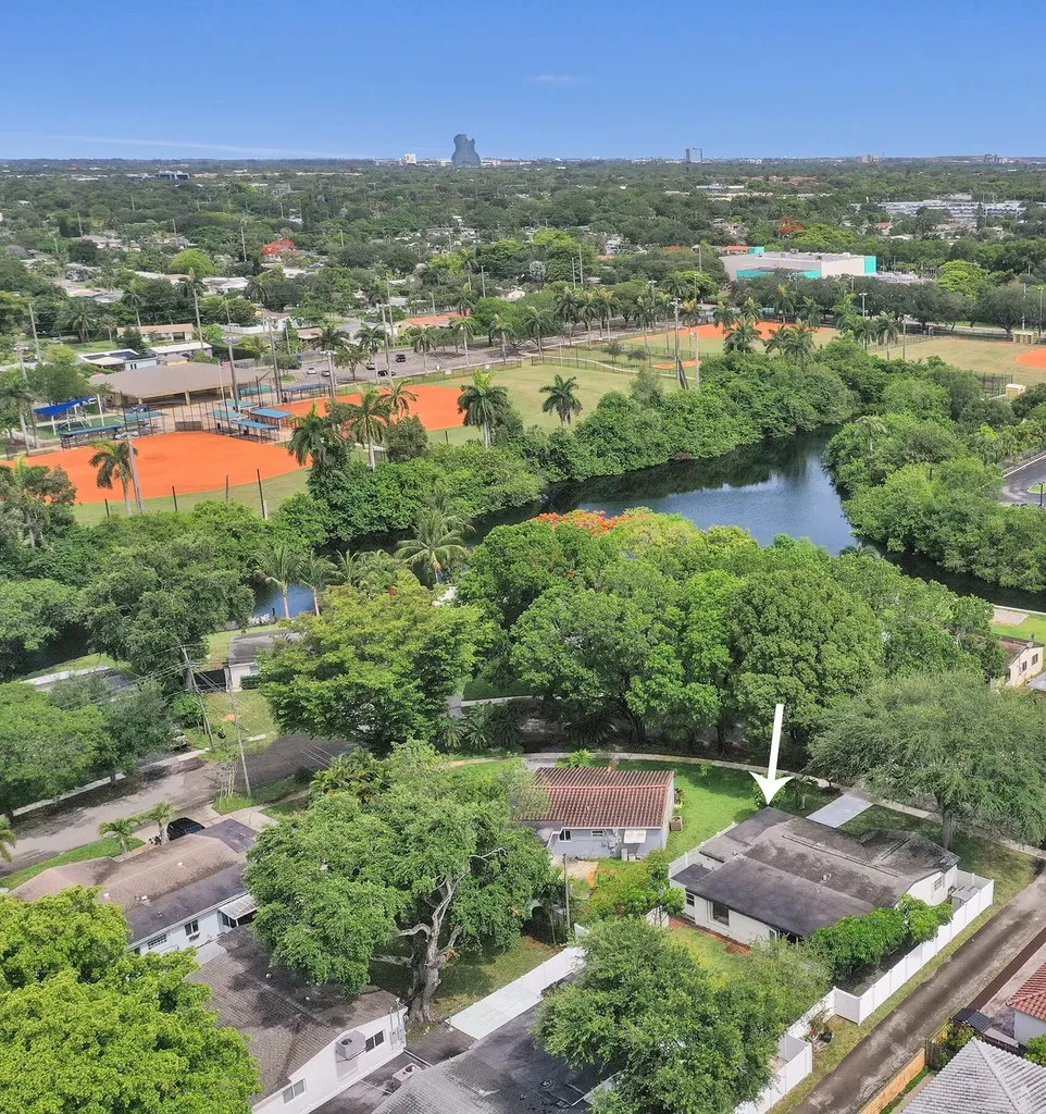 1341 N 30th Road Hollywood FL 33021
