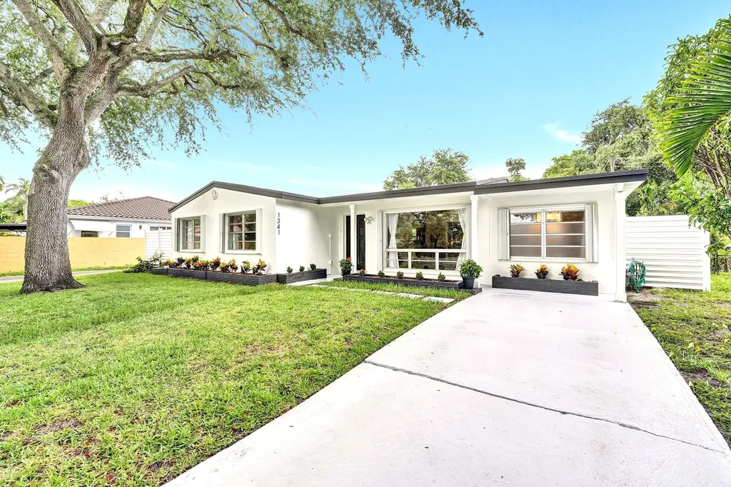 1341 N 30th Road Hollywood FL 33021