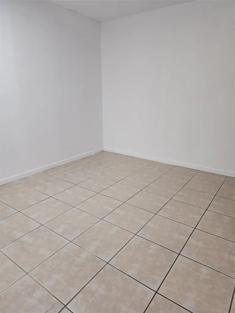 390 Racquet Club Road Weston FL 33326