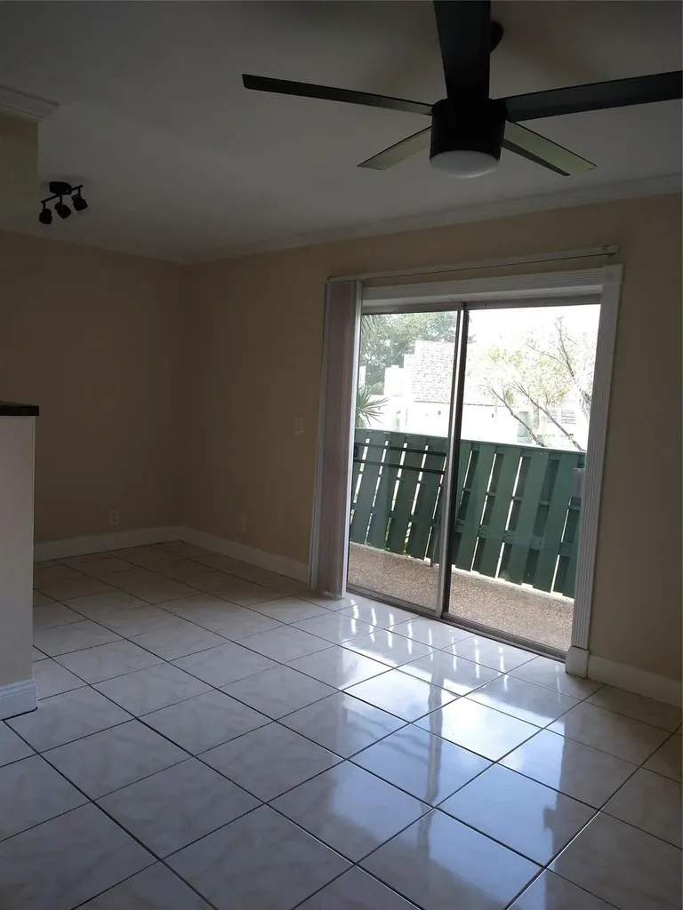 8903 NW 28th Drive Coral Springs FL 33065