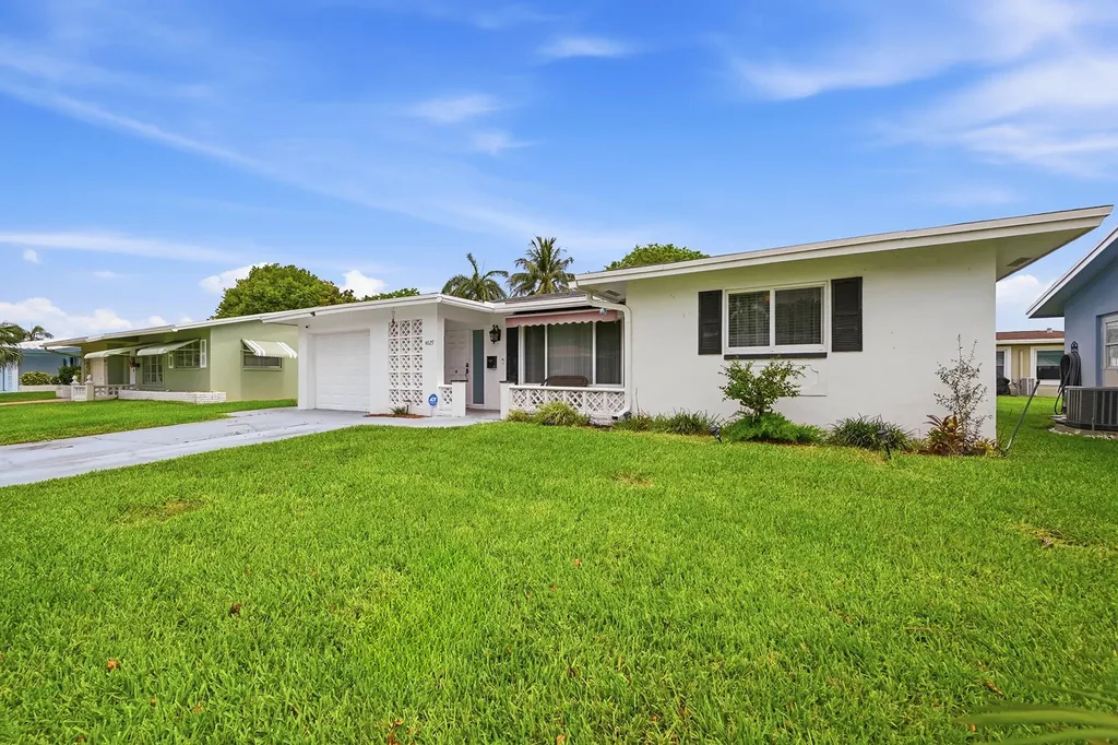 4629 NW 45th Court Tamarac FL 33319