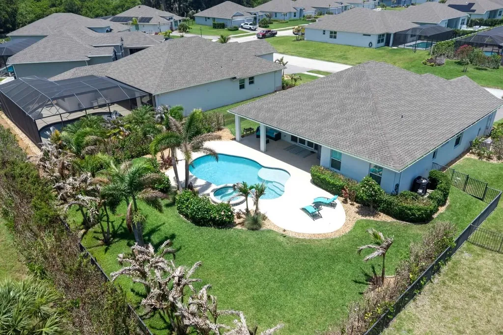 7203 33rd Square Vero Beach FL 32967