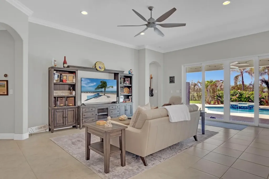 7203 33rd Square Vero Beach FL 32967