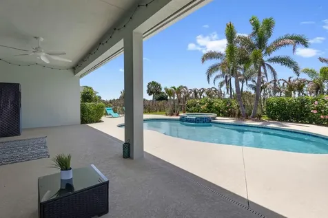 7203 33rd Square Vero Beach FL 32967