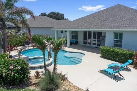 7203 33rd Square Vero Beach FL 32967