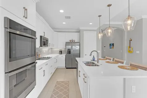 7203 33rd Square Vero Beach FL 32967