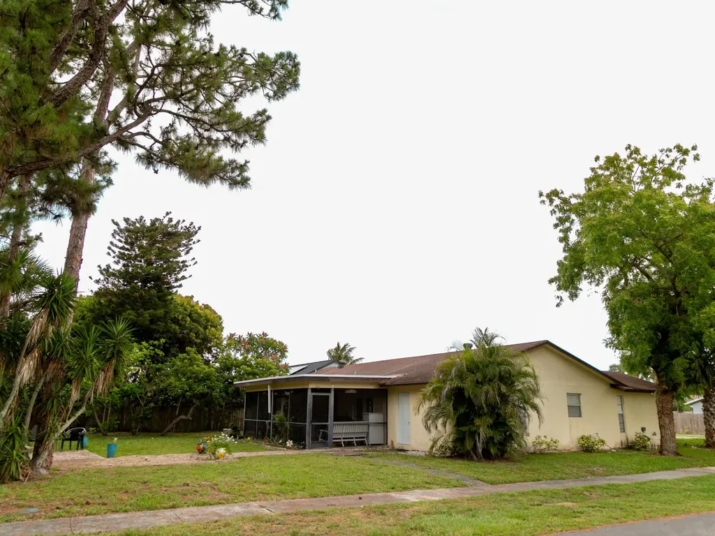 5122 Ouachita Drive Lake Worth FL 33467