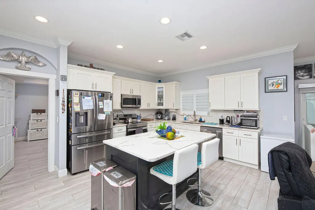 618 NW Billiar Avenue Port St Lucie FL 34983