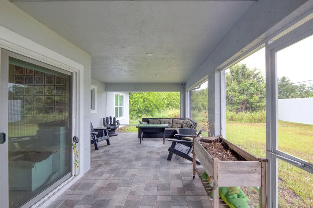 618 NW Billiar Avenue Port St Lucie FL 34983