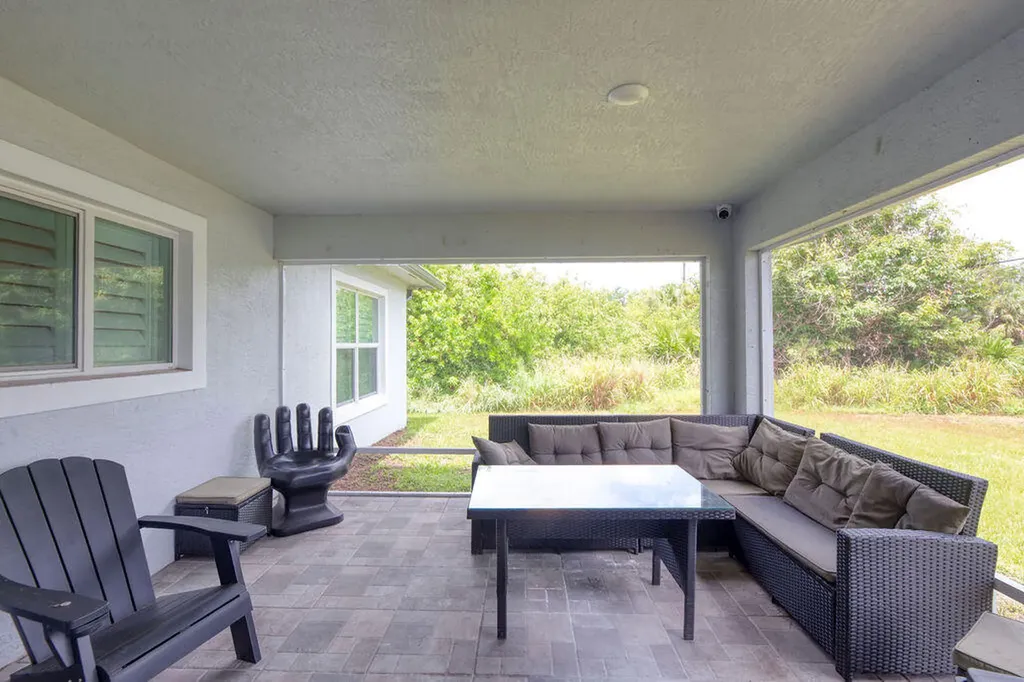618 NW Billiar Avenue Port St Lucie FL 34983
