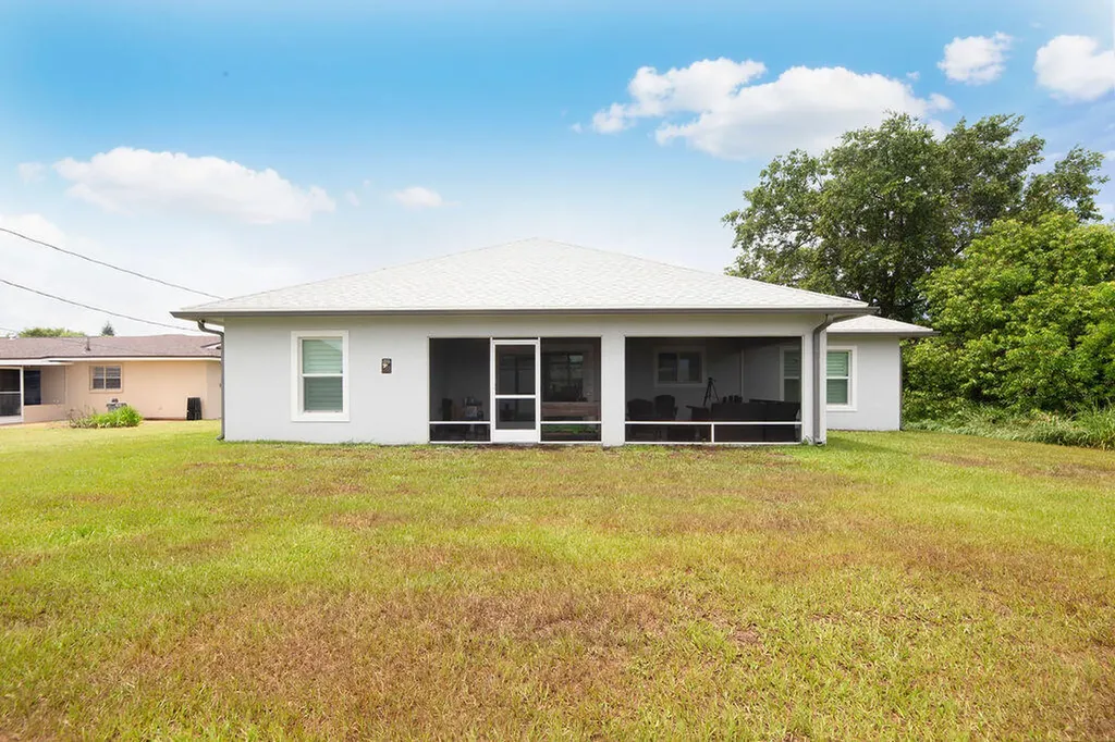 618 NW Billiar Avenue Port St Lucie FL 34983