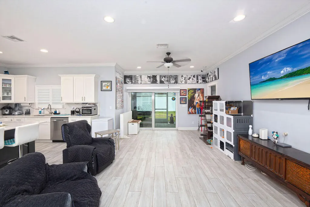 618 NW Billiar Avenue Port St Lucie FL 34983
