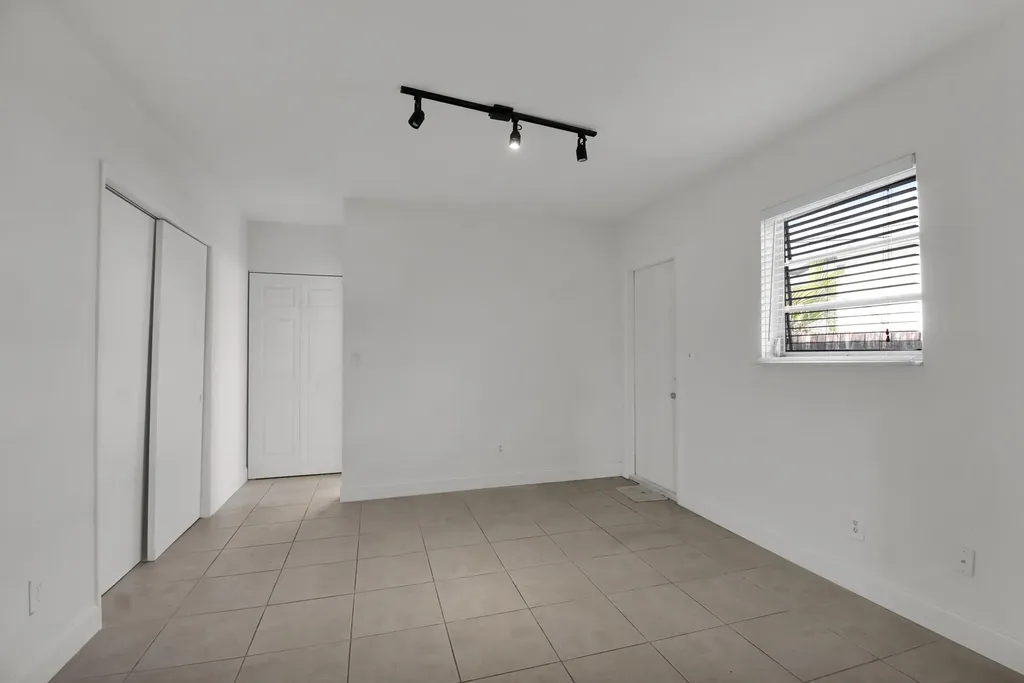 1116 S 17th Avenue Hollywood FL 33020
