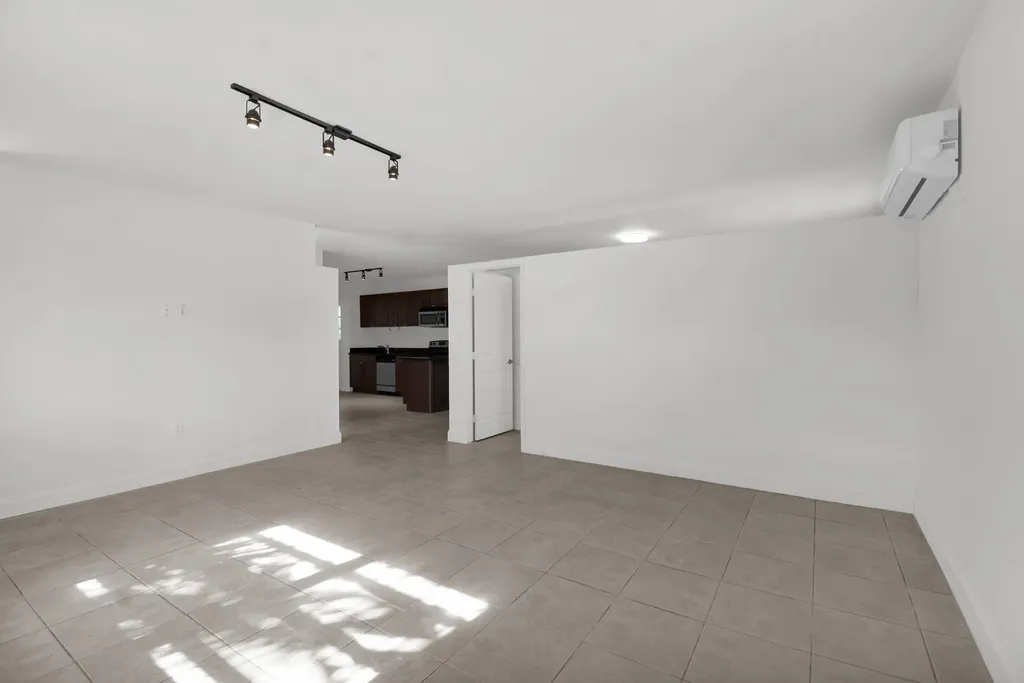 1116 S 17th Avenue Hollywood FL 33020