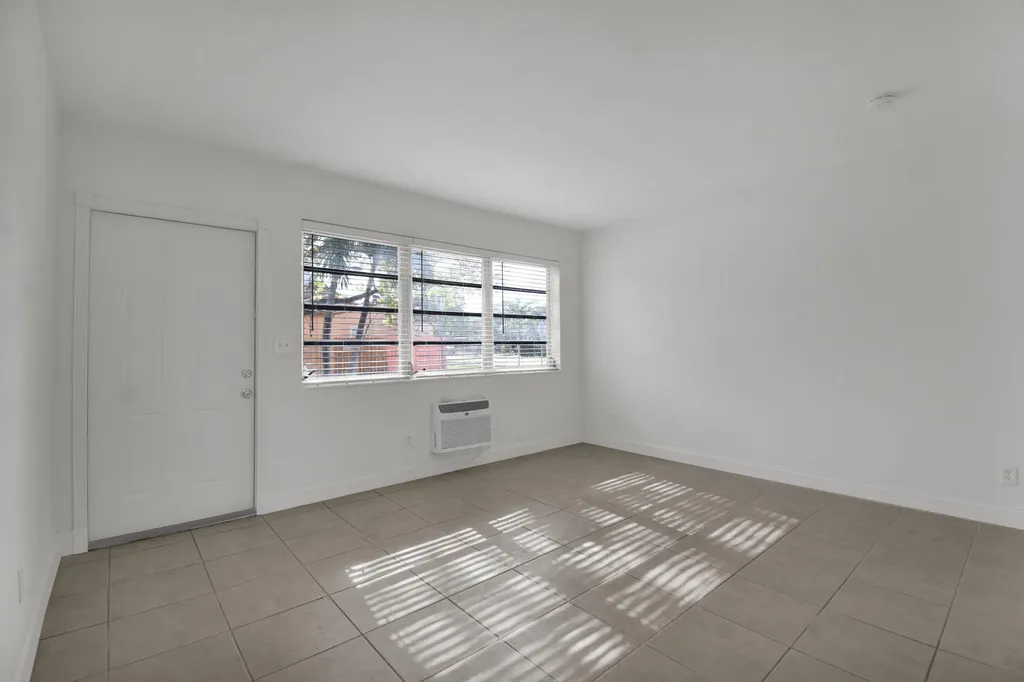 1116 S 17th Avenue Hollywood FL 33020