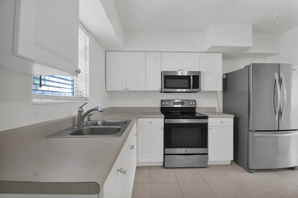 1116 S 17th Avenue Hollywood FL 33020