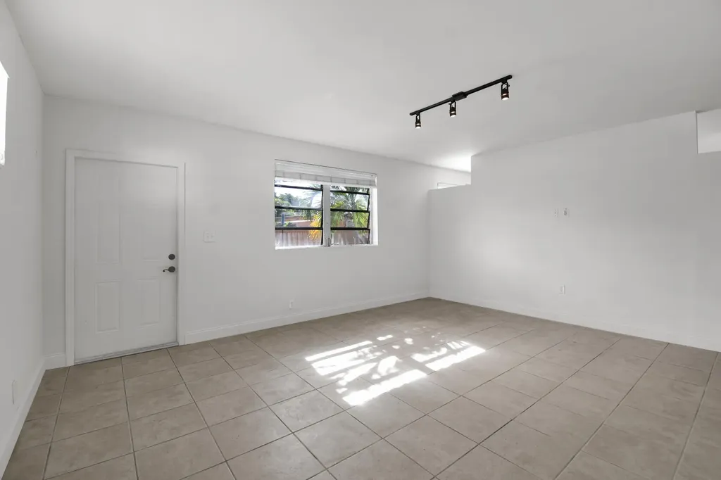 1116 S 17th Avenue Hollywood FL 33020