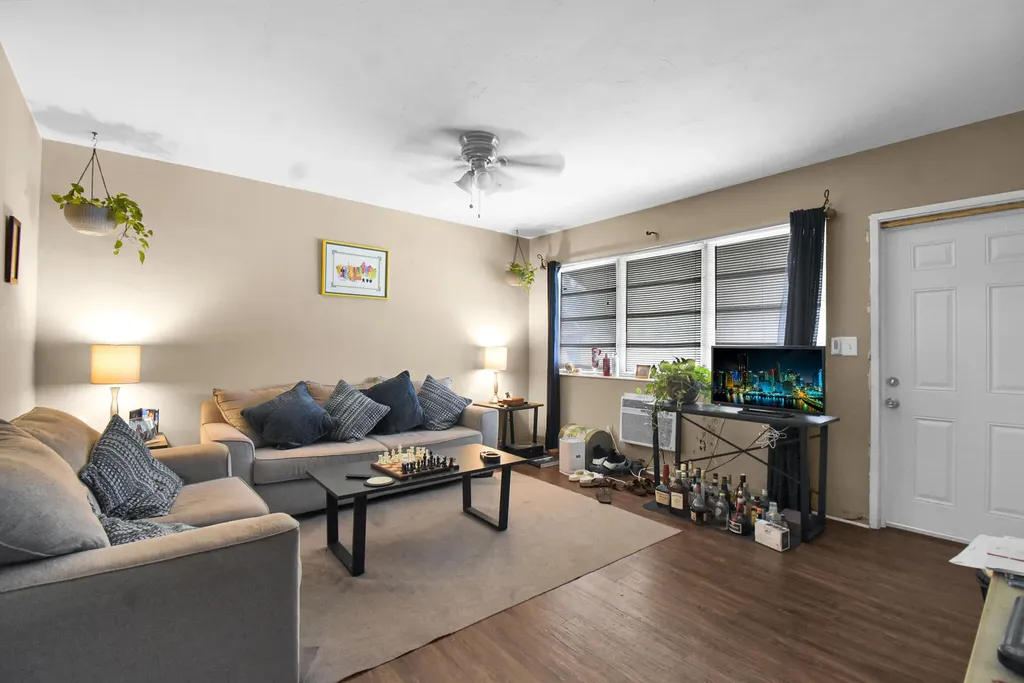 1116 S 17th Avenue Hollywood FL 33020