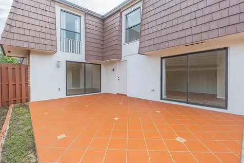 7575 W Courtyard Run Run W Boca Raton FL 33433