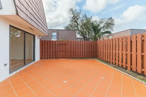 7575 W Courtyard Run Run W Boca Raton FL 33433