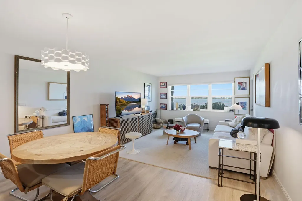 1516 S Lakeside Drive Lake Worth Beach FL 33460