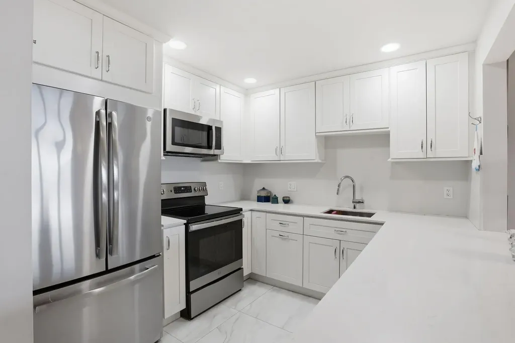 1516 S Lakeside Drive Lake Worth Beach FL 33460