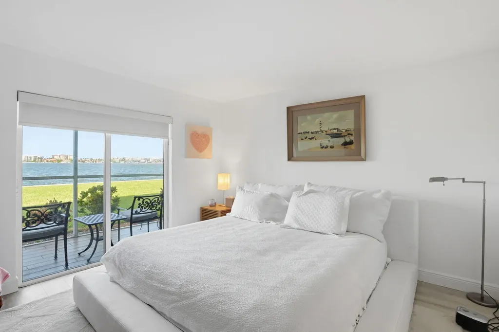 1516 S Lakeside Drive Lake Worth Beach FL 33460