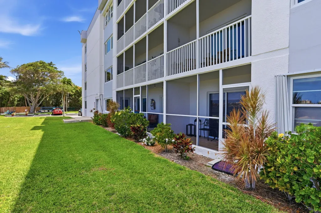 1516 S Lakeside Drive Lake Worth Beach FL 33460