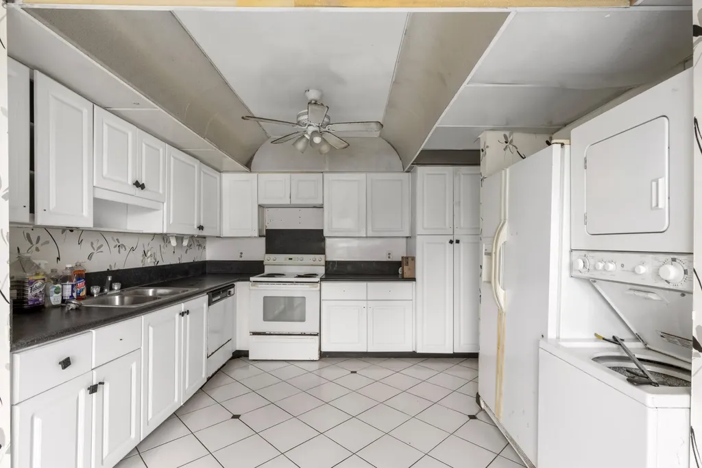 2805 SW 13th Street Delray Beach FL 33445