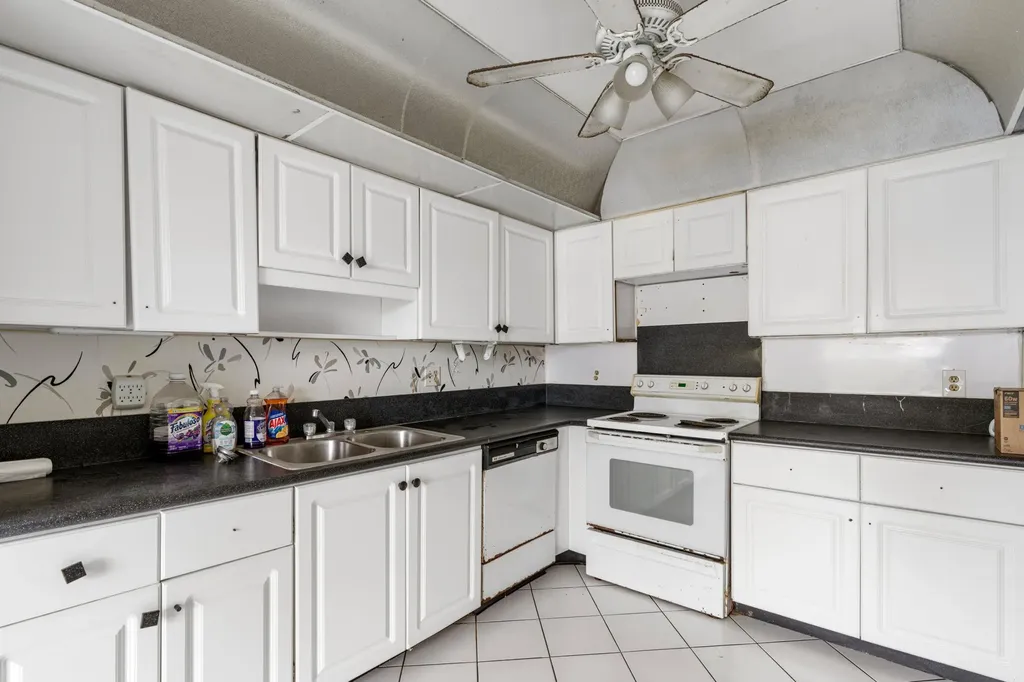2805 SW 13th Street Delray Beach FL 33445