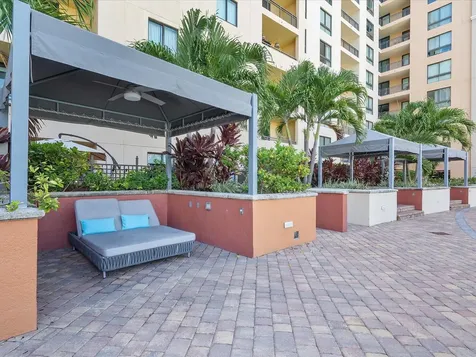 100 N Federal Highway Fort Lauderdale FL 33301