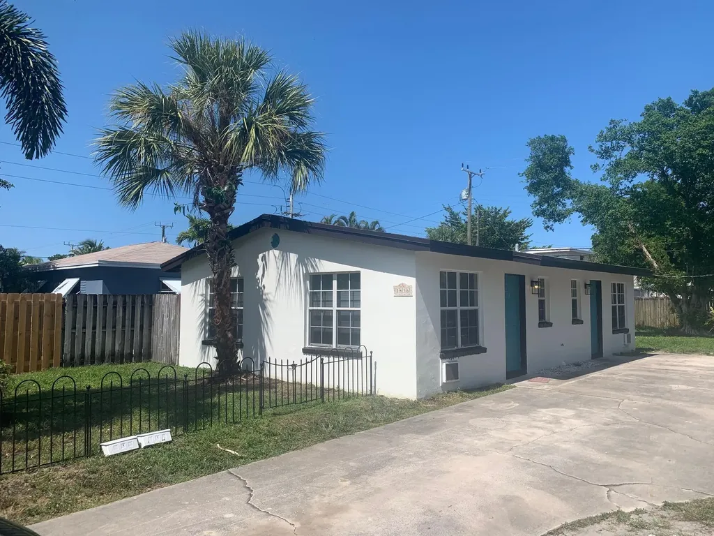 1436 NE 2nd Avenue Fort Lauderdale FL 33304