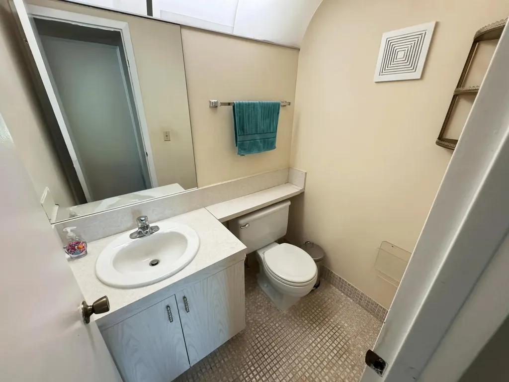 4075 Cornwall D Boca Raton FL 33434