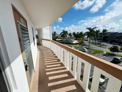4075 Cornwall D Boca Raton FL 33434