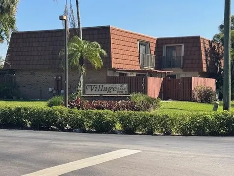 1210 SW 118th Terrace Davie FL 33325