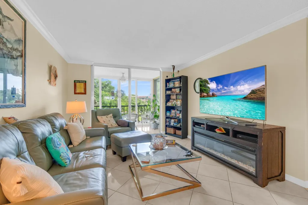 6795 Huntington Lane Delray Beach FL 33446