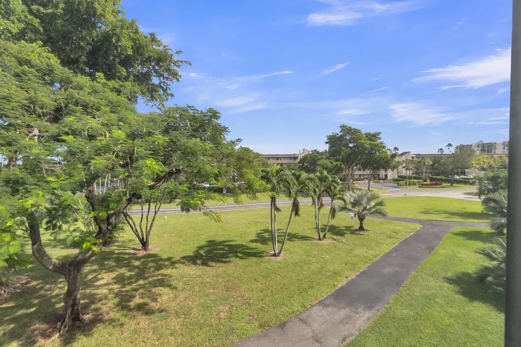 6795 Huntington Lane Delray Beach FL 33446