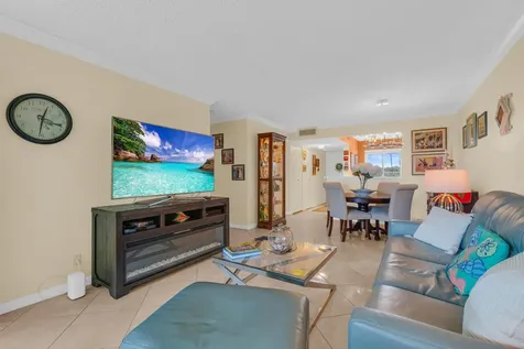 6795 Huntington Lane Delray Beach FL 33446