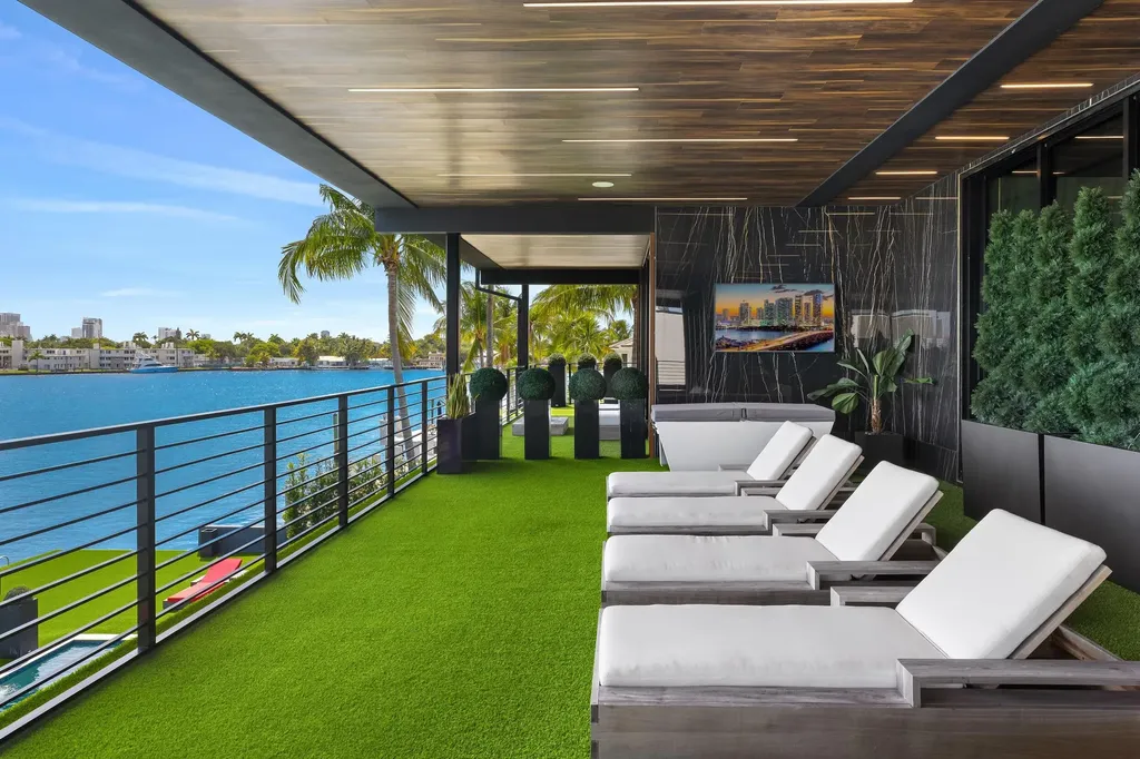 733 Middle River Drive Fort Lauderdale FL 33304
