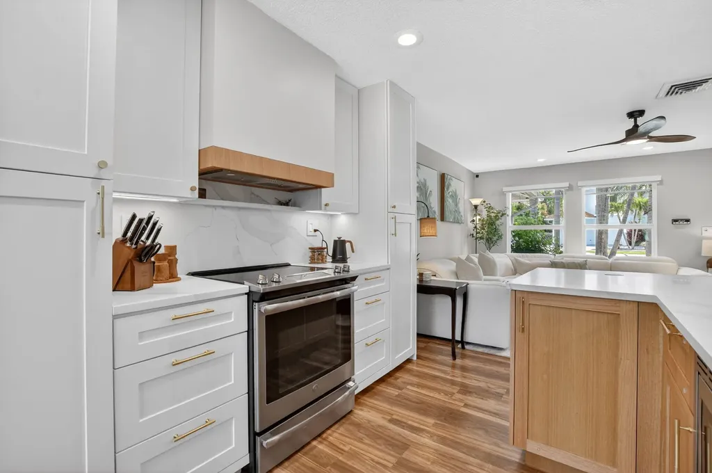 6951 NE 7th Avenue Boca Raton FL 33487