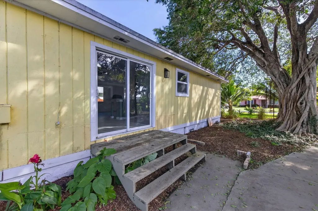 117 NE 8th Street Pompano Beach FL 33060