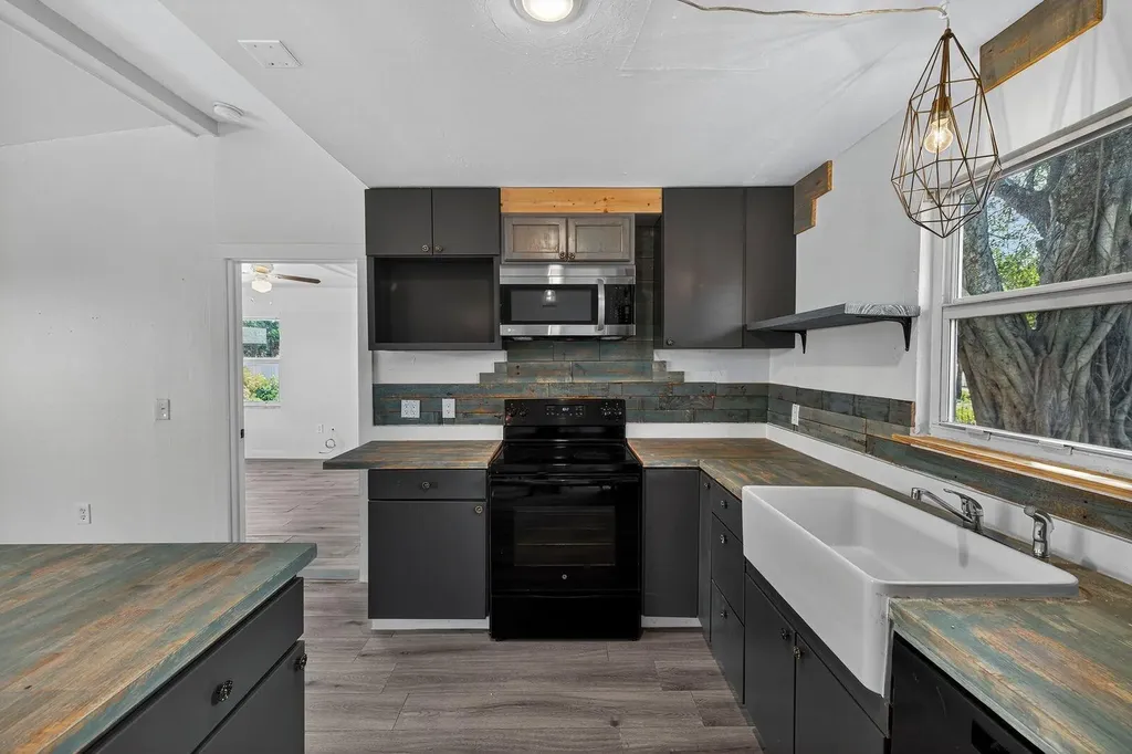 117 NE 8th Street Pompano Beach FL 33060