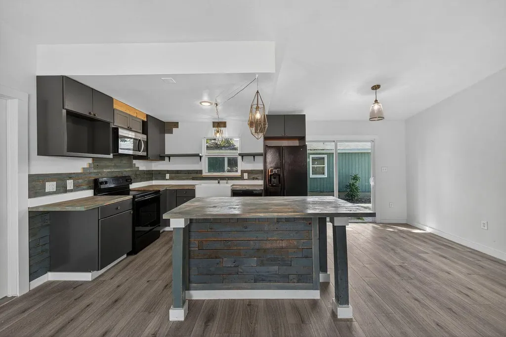 117 NE 8th Street Pompano Beach FL 33060