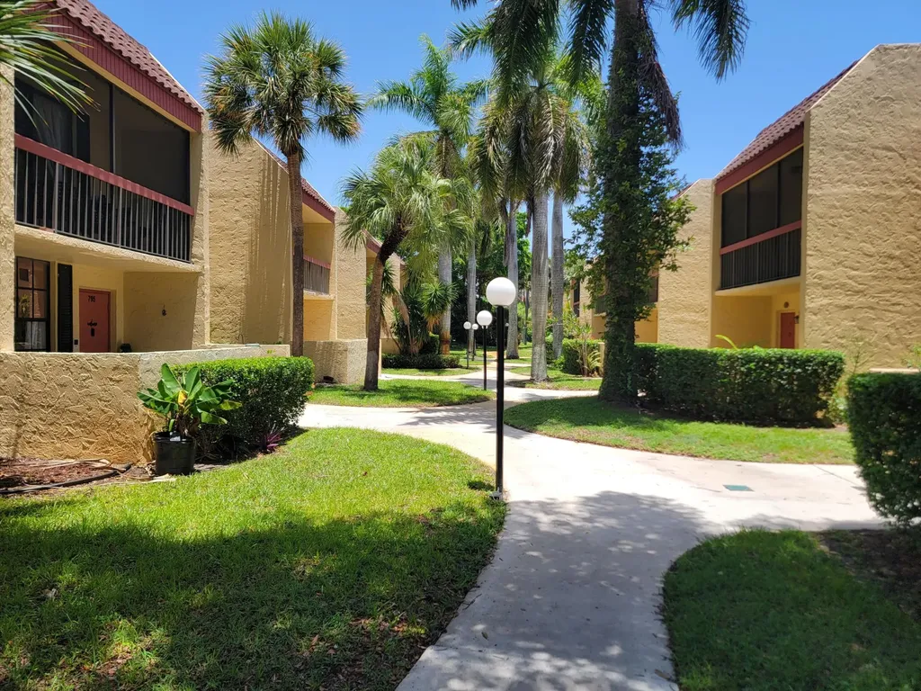 791 SE 1st Way Deerfield Beach FL 33441