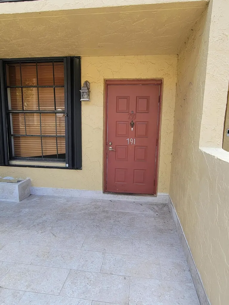 791 SE 1st Way Deerfield Beach FL 33441