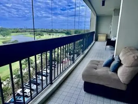 2000 Presidential Way West Palm Beach FL 33401