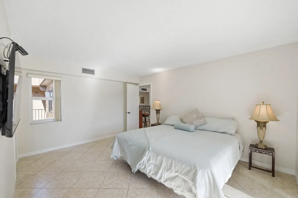 129 Piedmont C Delray Beach FL 33484
