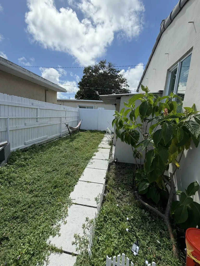 1830 Garfield Street Hollywood FL 33020